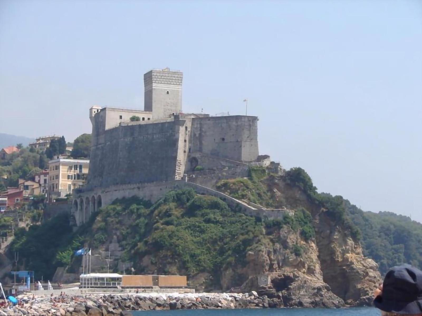 Affittacamere "In Piazzetta Da Vasco" Lerici Exterior foto